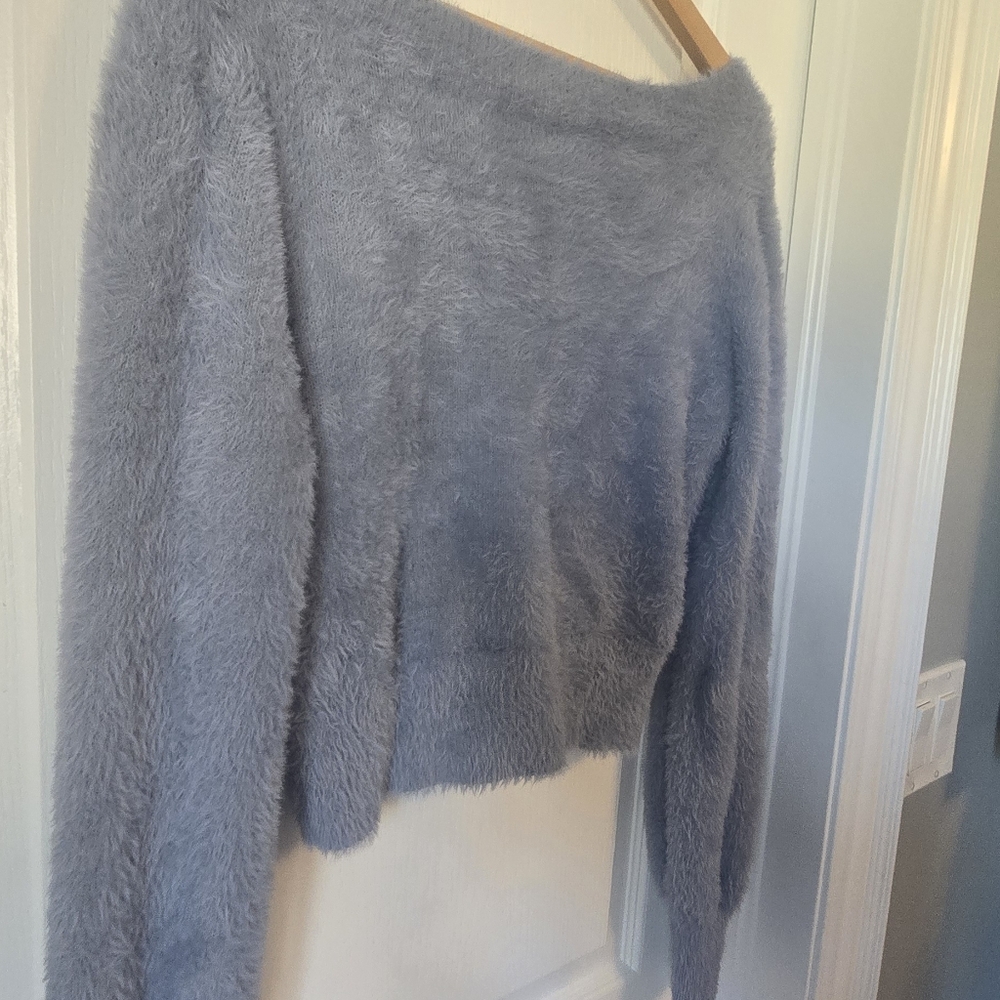 Sweater - Picture 4 of 8